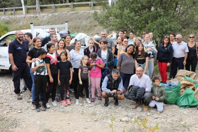 Vidéo | « Faites grimper l&rsquo;addition ! » : 440 kilos de déchets ramassés avec Glenn Viel à Allauch