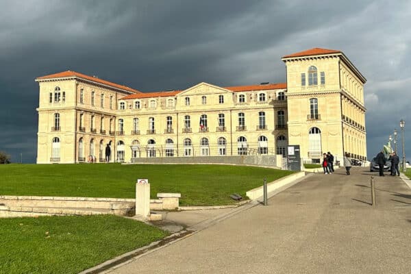 palais-du-pharo-metropole-1