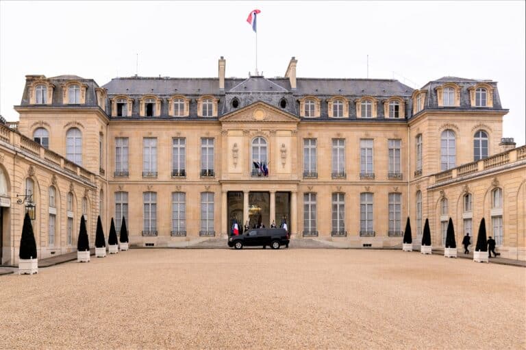 Présidentielles : Macron se déclare, qui sont tous les candidats en lice ?