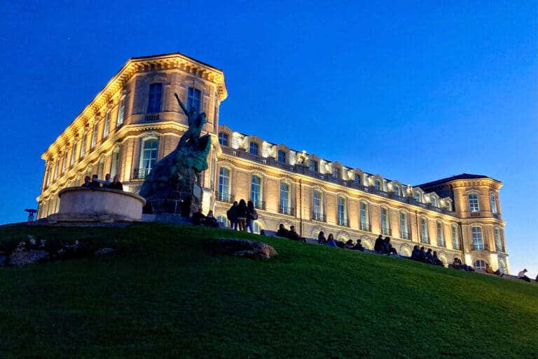 La Ville de Marseille veut éteindre ses monuments plus tôt la nuit