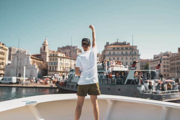 parade-maritime-delta-MORGANE COLOMBON – GRANDE PARADE MARITIME BATEAUX MARSEILLE CROISIERES CALANQUES