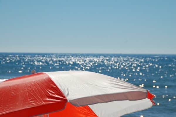 parasol-plage-illustration-caniculejpg