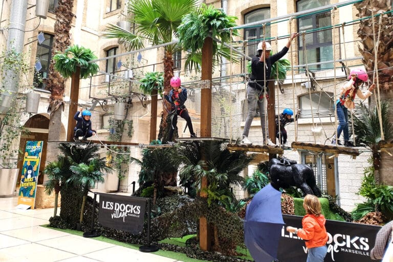 Accrobranche et dinosaures s’invitent aux Docks pour la Toussaint