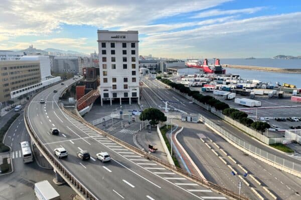 passerelle-arenc-autoroute-silo