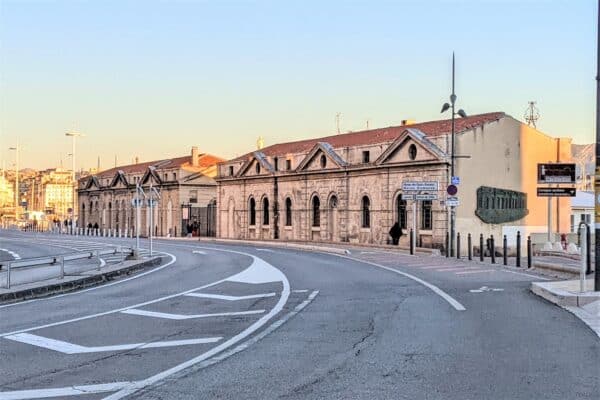 pavillon-douane-consigne-sanitaire-vieux-port-1