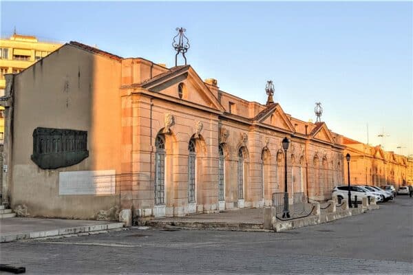 pavillon-douane-consigne-sanitaire-vieux-port