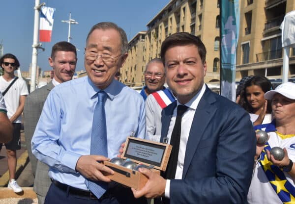 payan-ban-ki-moon-remise-boules-pétanque