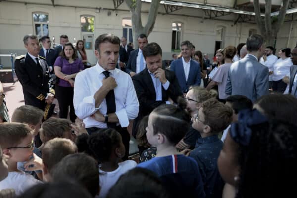Déplacement du Président de la République Emmanuel MACRON consacré à l&rsquo;éducation. Il est accompagné du ministre de l&rsquo;Education nationale et de la Jeunesse M PAP NDIAYE • Séquence visite de l&rsquo;ecole Menpenti et son laboratoir de mathématique  • Ecole Menpenti 161 Avenue de Toulon.