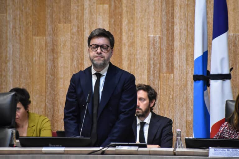Au conseil municipal, l’hommage aux victimes de l’effondrement des immeubles rue de Tivoli