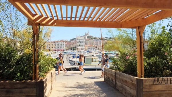 pergola-bois-vieux-port-quai-mairie