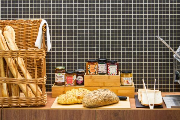 petit-dejeuner-greet-hotel