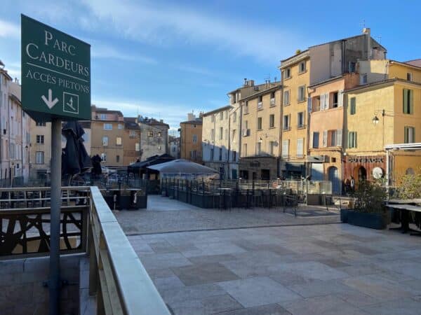 place-cardeurs-aix-bar-maroine-jit