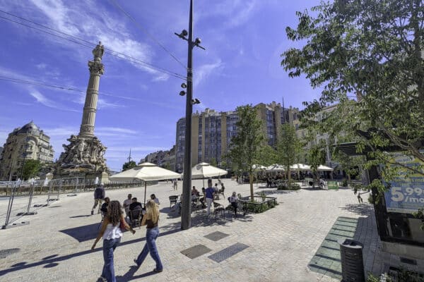 place-castellane-terrasse-fontaine-13