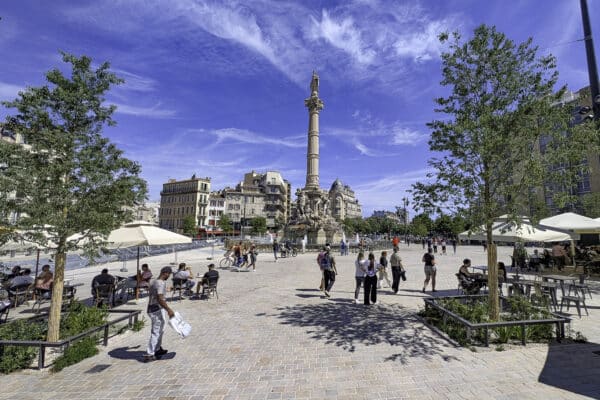 place-castellane-terrasse-fontaine-14