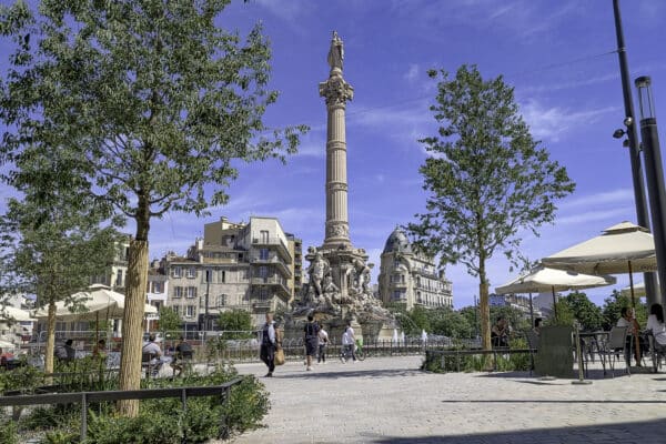 place-castellane-terrasse-fontaine-17