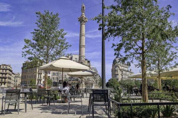 place-castellane-terrasse-fontaine-18