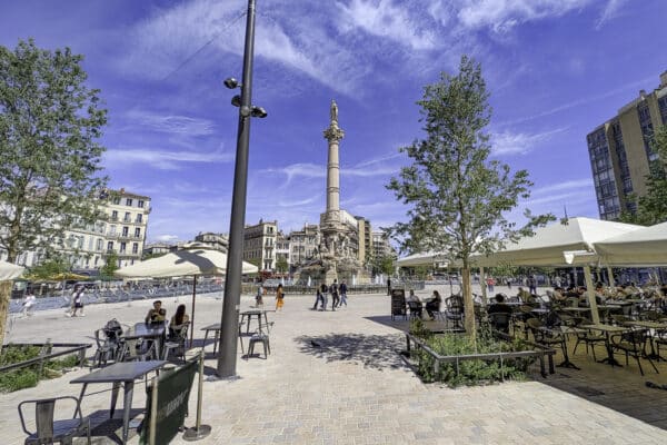 place-castellane-terrasse-fontaine-21