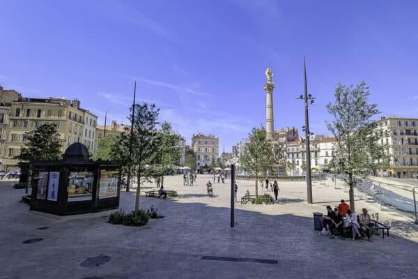 place-castellane-terrasse-fontaine-23