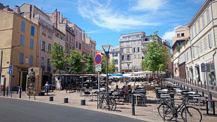 La place de Lenche