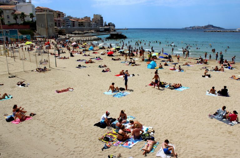 Cet été, la municipalité poursuit sa sensibilisation pour des plages sans tabac