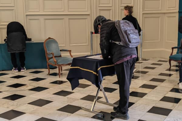 pompier-recherche-tivoli-condoleances-mairie-1