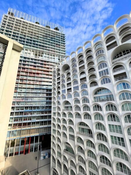 porte-bleue-tour-marseillaise-arenc