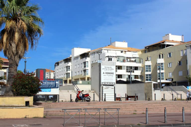 Face aux plages du Prado, la Ville veut réanimer deux places en sommeil