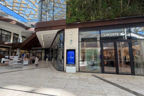prado-shopping-lacoste