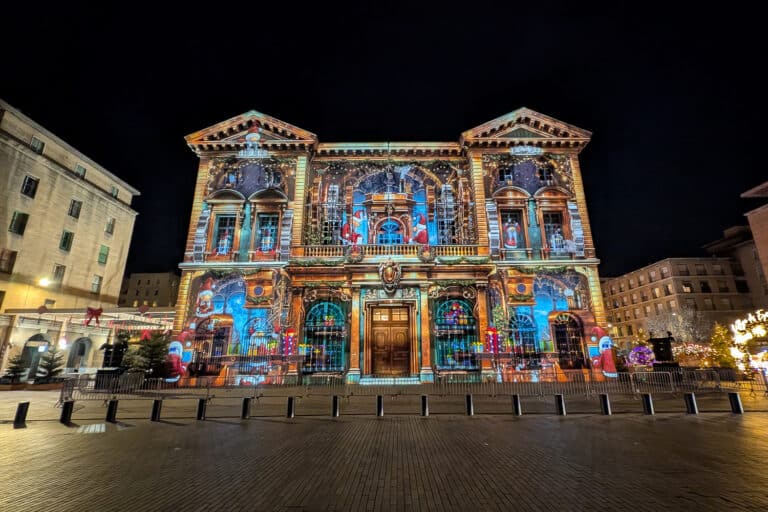 Feu d&rsquo;artifice, spectacle de drones et projections lumineuses sur le Vieux-Port fin décembre