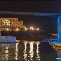 projection-visage-sportif-pharo-marseille-street-art