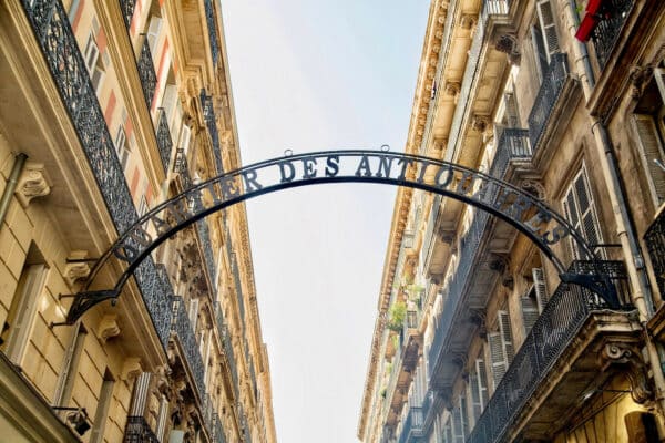 quartier-antiquaires-edmond-rostand-arche-2