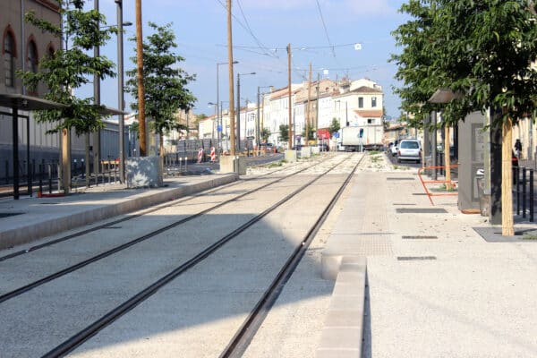 rails-tramway-rue-de-lyon-octobre-2025