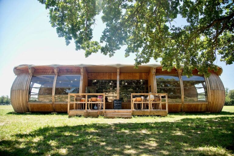 Vidéo | Un restaurant nomade et locavore à découvrir en Camargue cet été