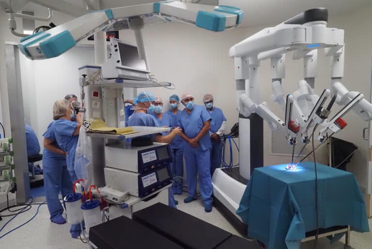 Un nouveau robot pour améliorer les soins au centre anti-cancer de Nice
