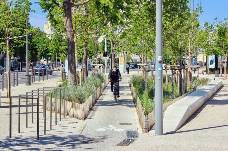 Transports et vélo électrique gratuits pour inciter l&rsquo;arrêt des véhicules polluants en centre-ville