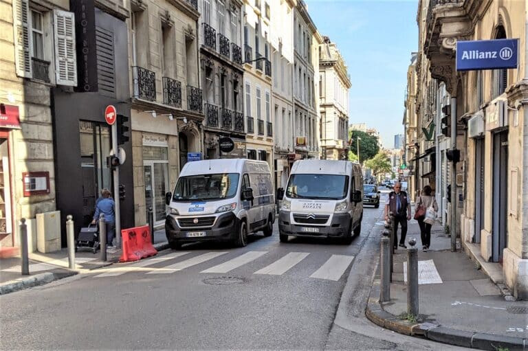 Une piste cyclable à double sens doit voir le jour rue Breteuil à la rentrée 2022