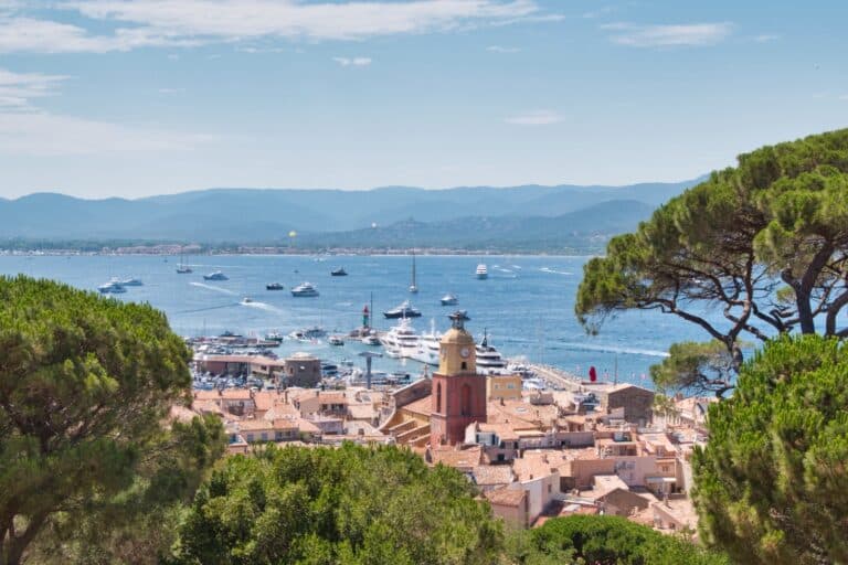Saint-Tropez va surtaxer les résidences secondaires pour construire des logements