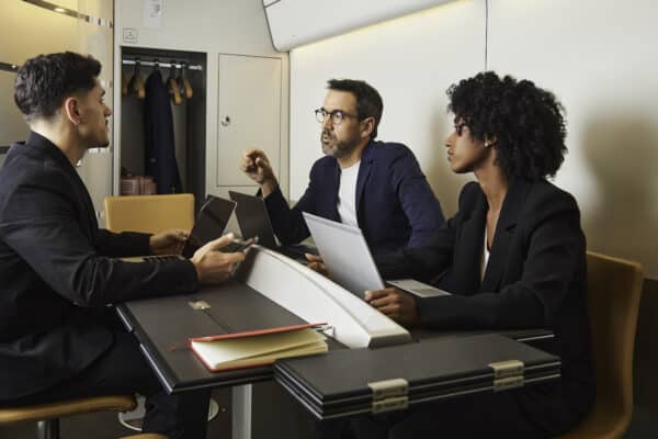 salle-travail-train-CREDIT-trenitalia-France