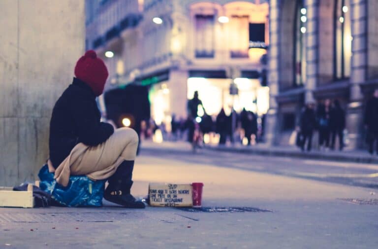 Une nuit de la solidarité à Nice pour venir en aide aux sans-abri
