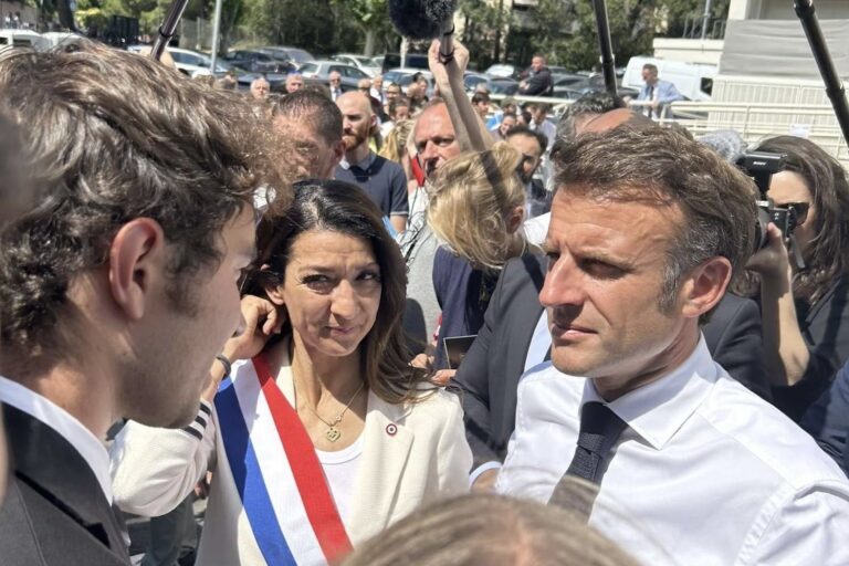 Emmanuel Macron à Marseille : entre bains de foule et « larmes de sang »