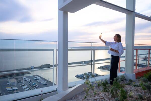 sky-center-tour-marseillaise-terrasse-30-etage