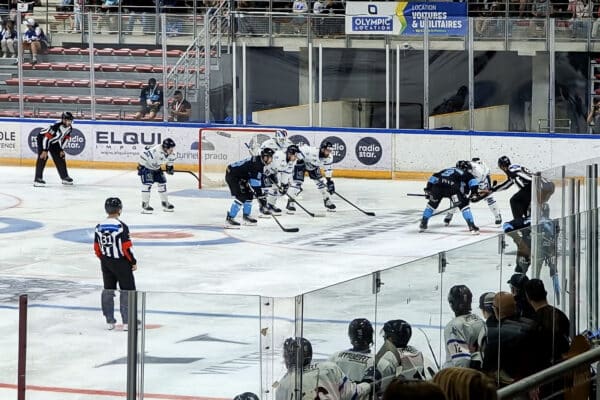 spartiates-hockey-sur-glace-patinoire