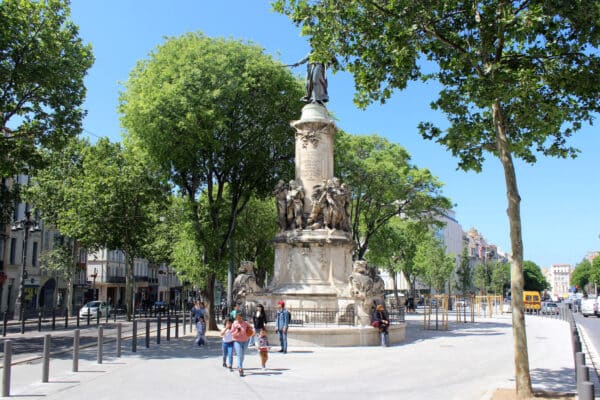 square-léon-blum-canebiere-1