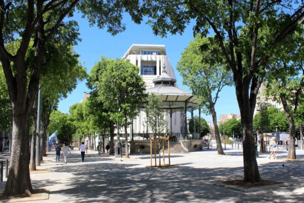 square-léon-blum-canebiere-2