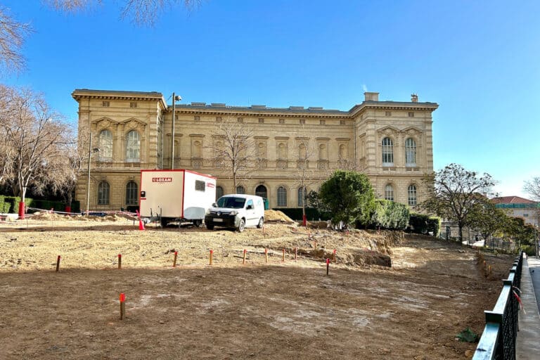 À côté du parc Longchamp, le réaménagement du square Stephan a débuté