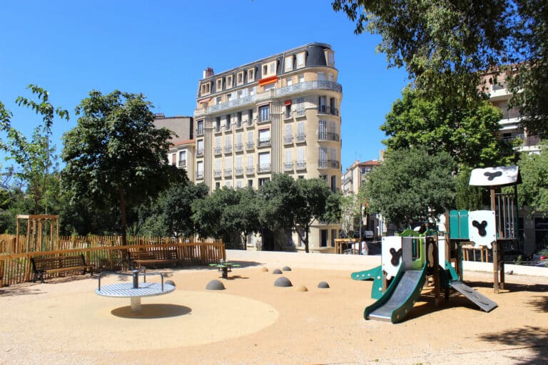 En images | Le square Stephan dévoile son nouveau visage à côté du palais Longchamp