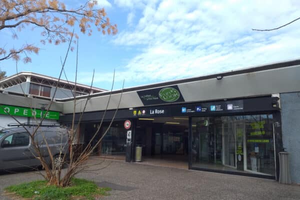 station-de-metro-rtm-la-rose