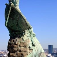 statue-palais-pharo-marseille