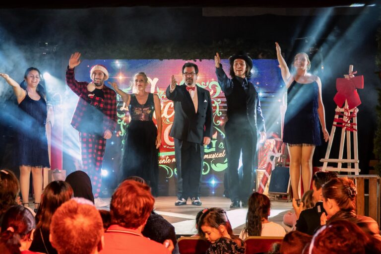 Vidéo | Un théâtre s&rsquo;installe un mois aux Terrasses du Port pour Noël
