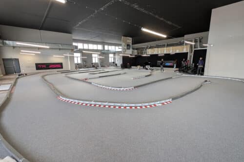 course, Vid&eacute;o | Une start-up marseillaise lance un concept de course de voitures miniatures, Made in Marseille